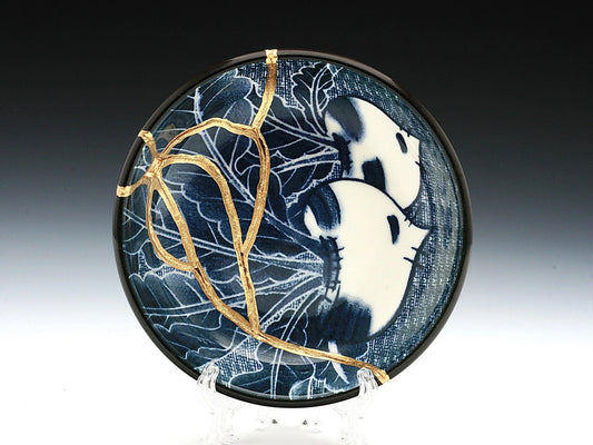 Small Blue and White Kintsugi Plate with Radish Image Kintsugi Reborn