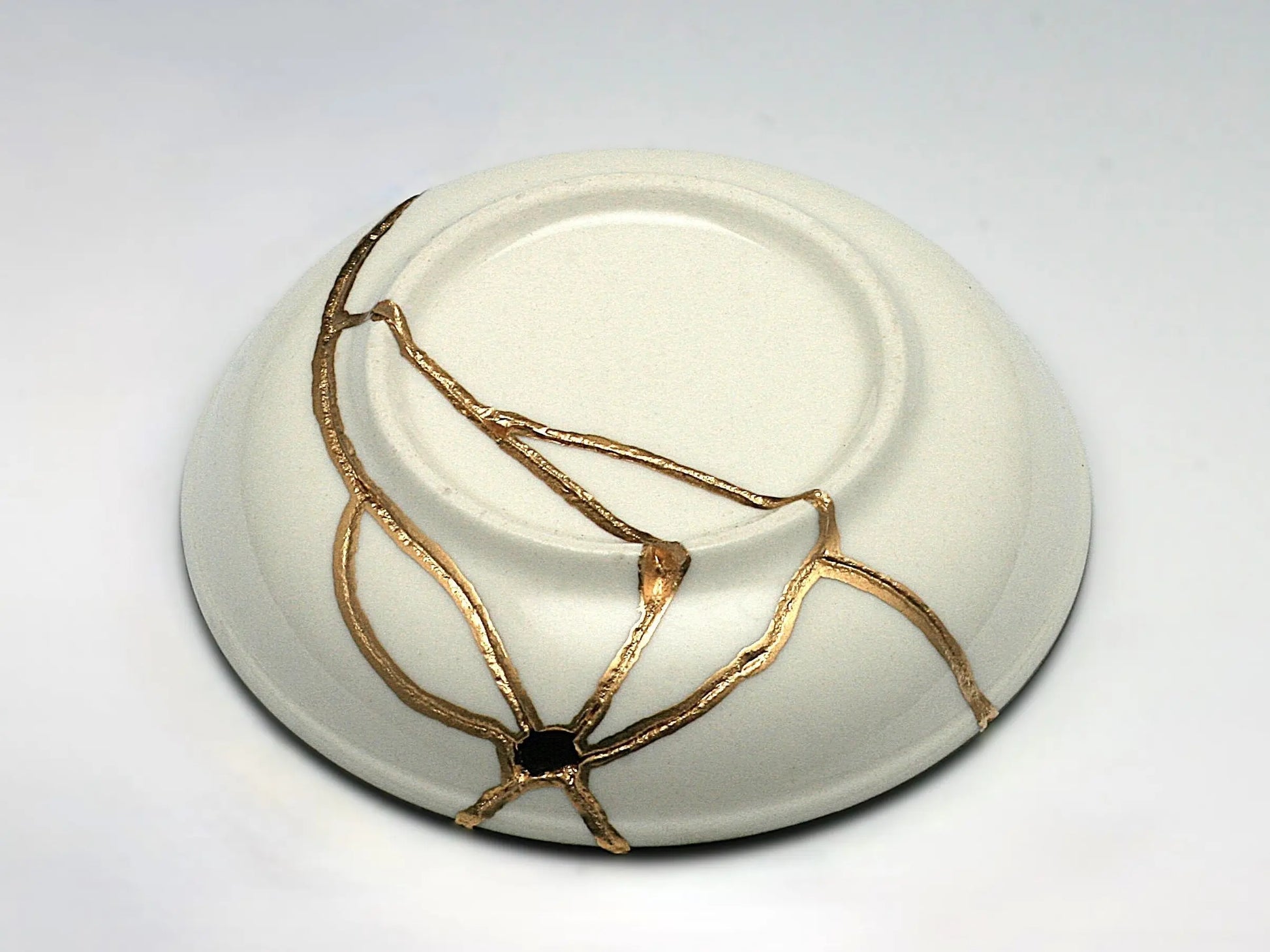 Small Blue and White Kintsugi Plate with Radish Image Kintsugi Reborn