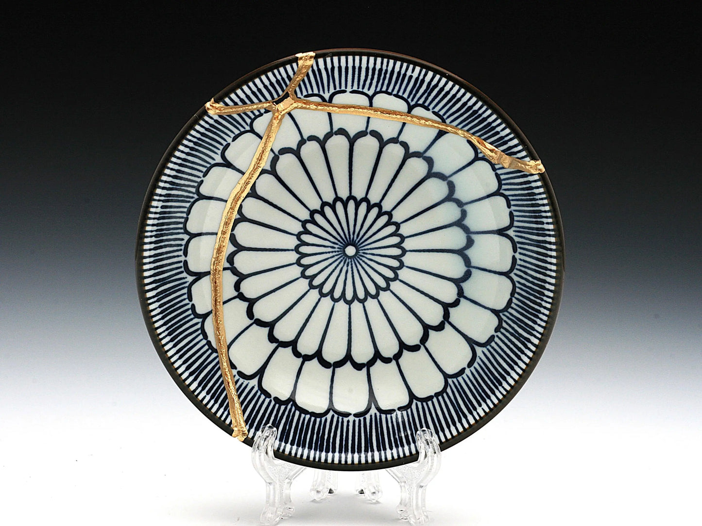 Small Blue and White Kintsugi Plate with Pattern Kintsugi Reborn